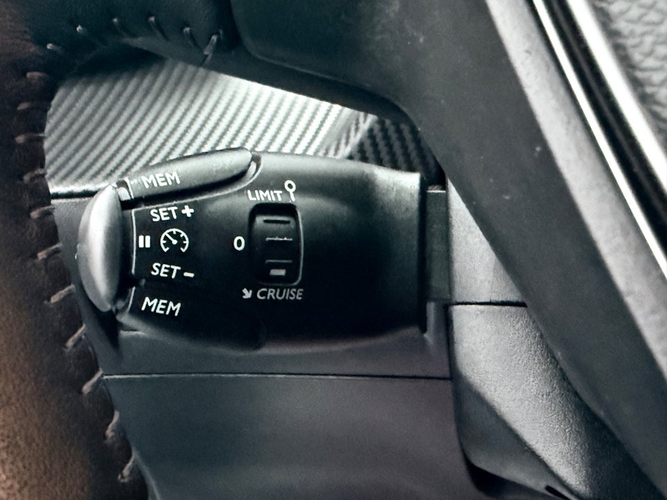 Peugeot 208 1,2 PureTech 100 Allure Pack 5d