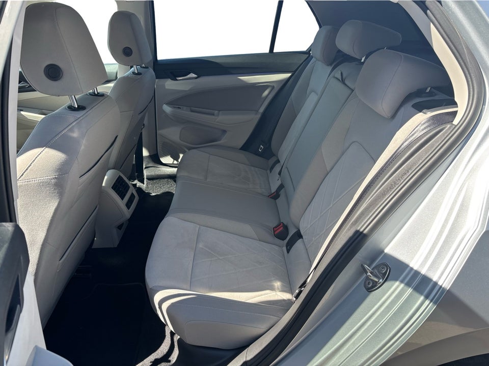 VW Golf VIII 1,4 eHybrid DSG 5d