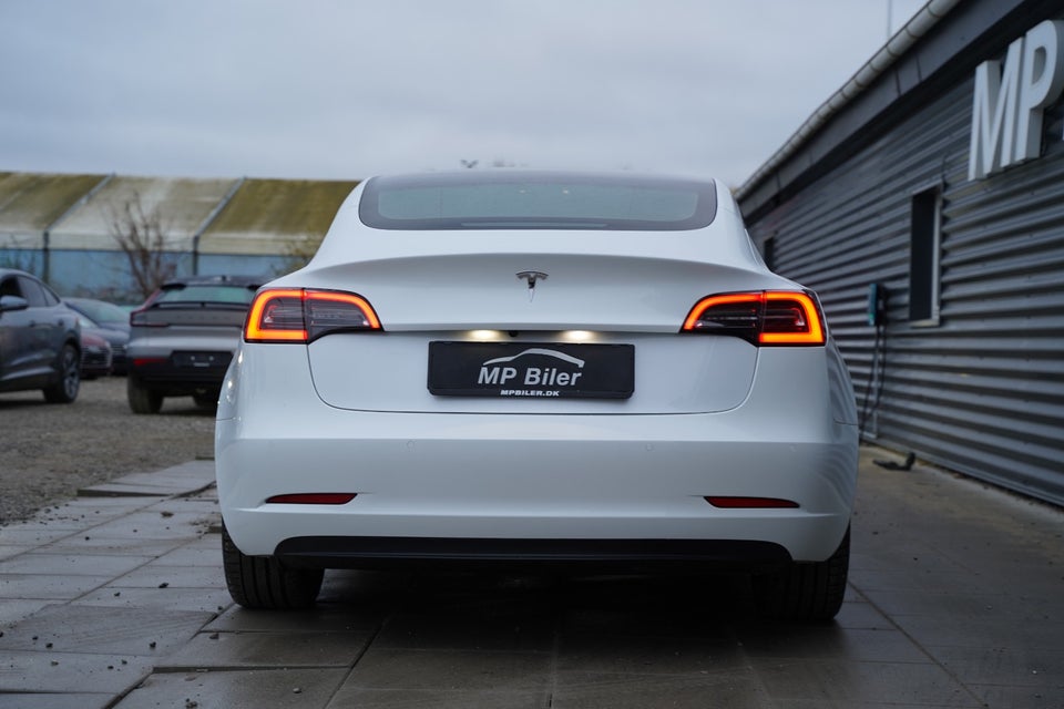 Tesla Model 3 Standard Range+ RWD 4d