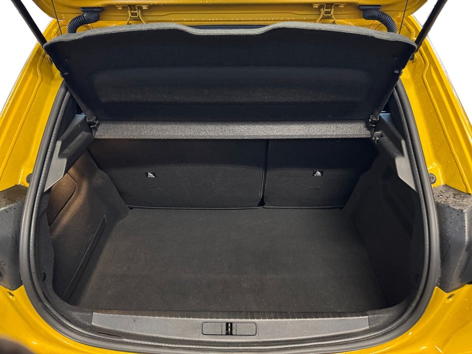 Peugeot e-208 50 Active 5d