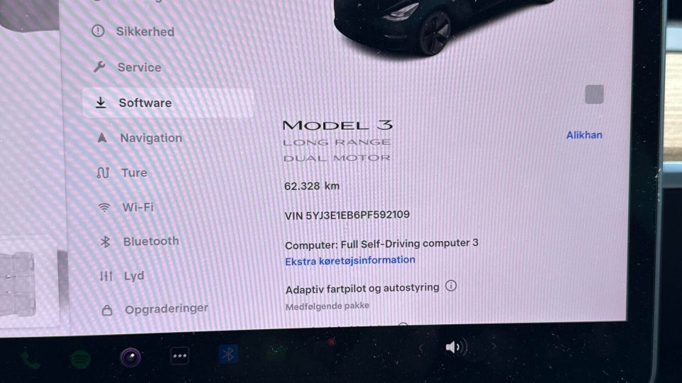 Tesla Model 3 Long Range AWD 4d
