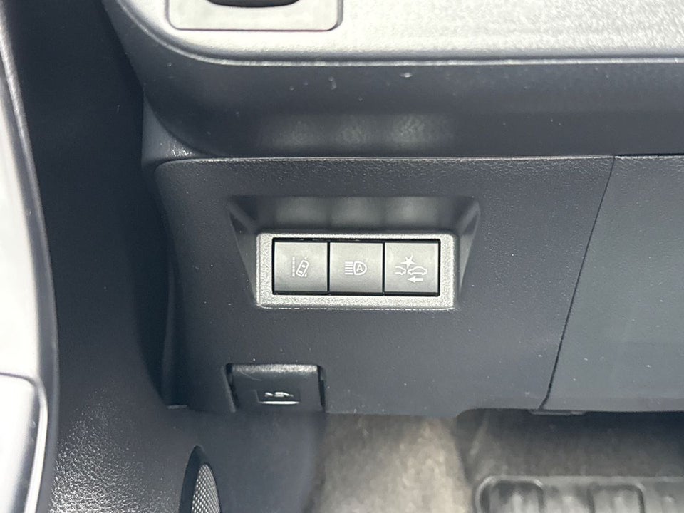 Toyota Yaris 1,5 Hybrid H3 e-CVT 5d