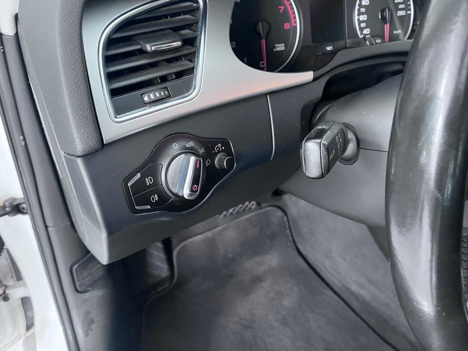 Audi A4 2,0 TFSi 211 quattro S-tr. 4d