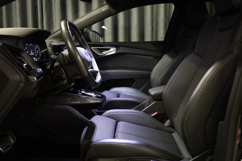 Audi Q4 e-tron 40 S-line 5d