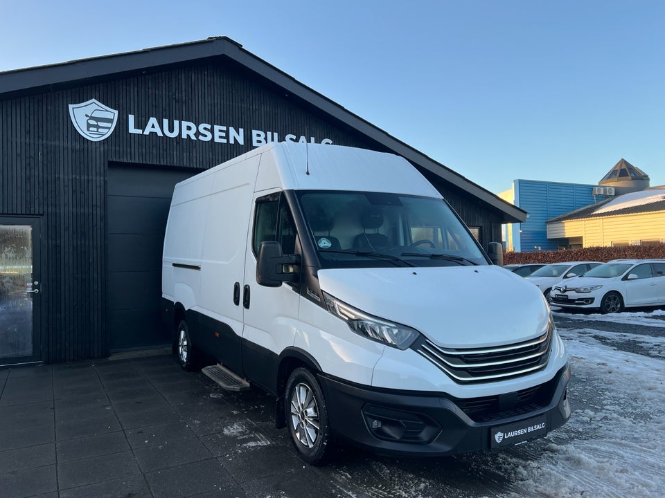 Iveco Daily 3,0 35C18 12m³ Van