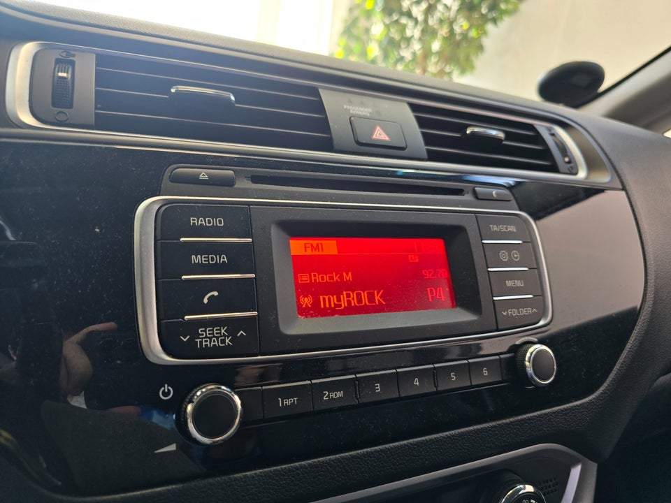 Kia Rio 1,4 CVVT Attraction 5d