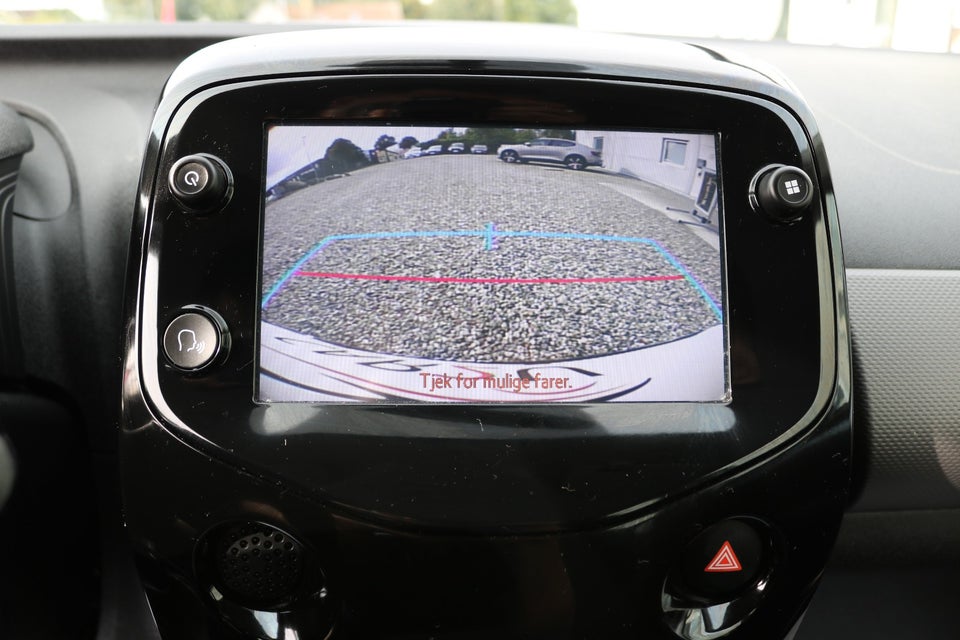 Peugeot 108 1,0 e-VTi 72 Infinity 5d