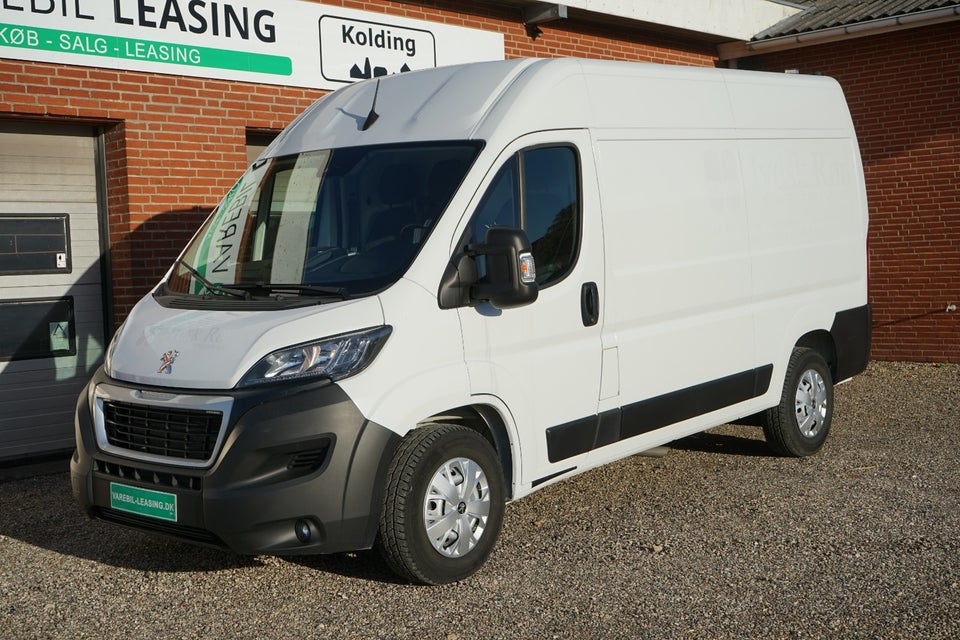 Peugeot Boxer 333 2,2 BlueHDi 140 L2H2 Premium