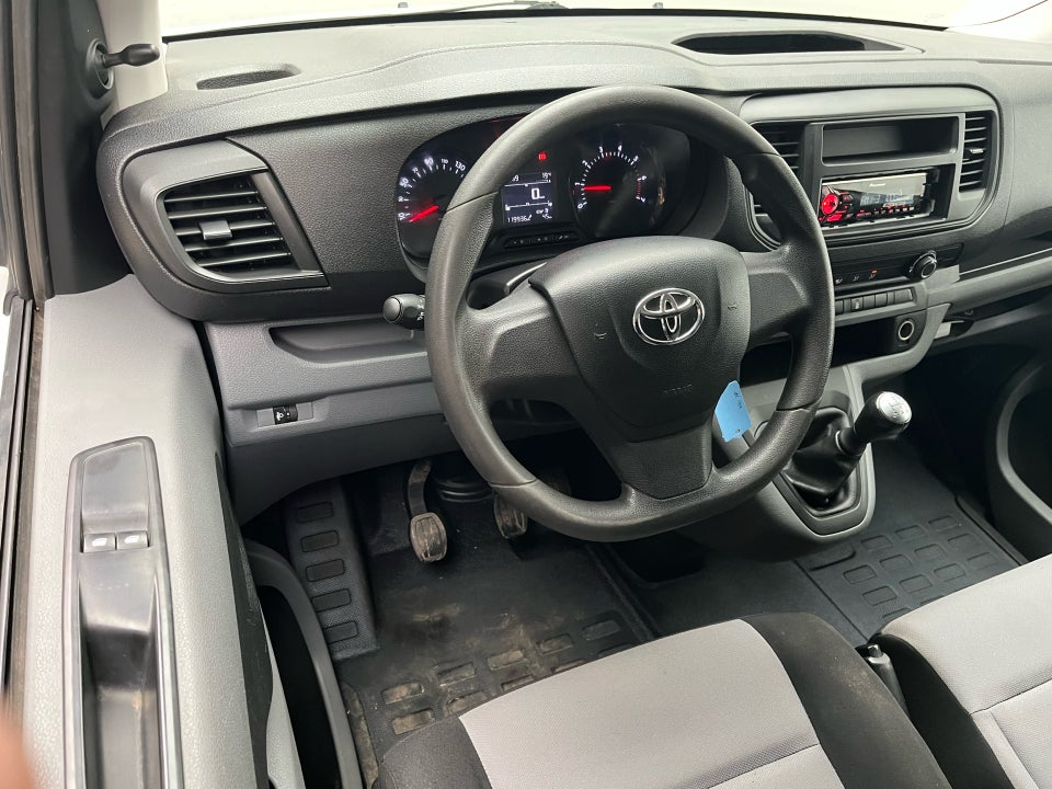 Toyota ProAce 1,6 D 95 Compact Base 5d