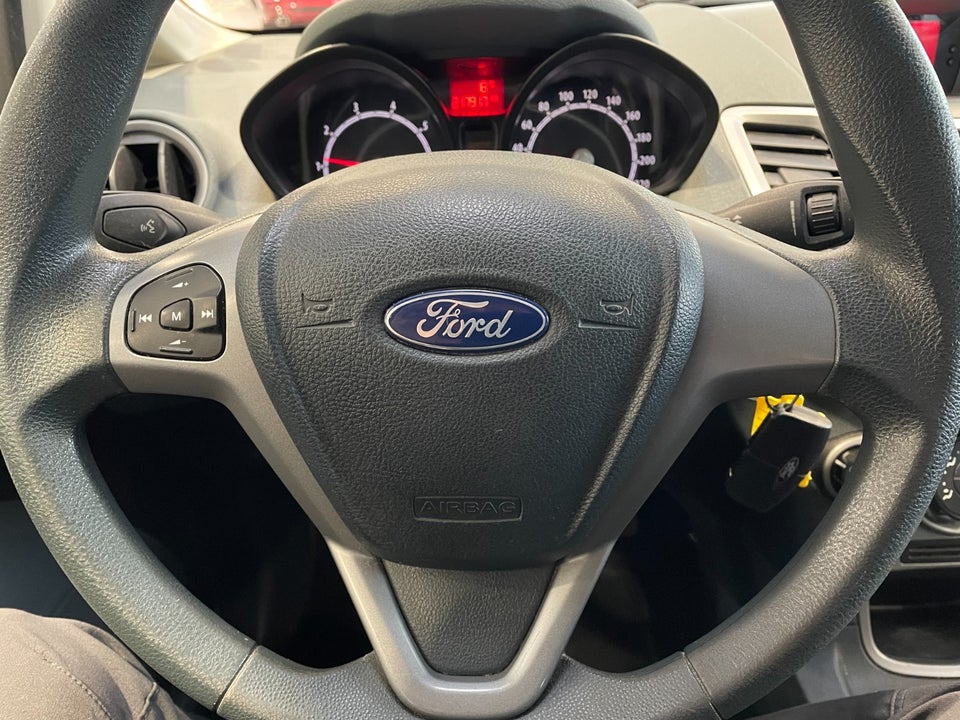 Ford Fiesta 1,25 82 Trend 5d