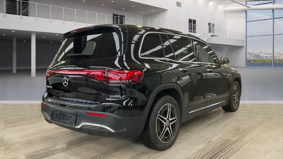 Mercedes EQB250 AMG Line 5d