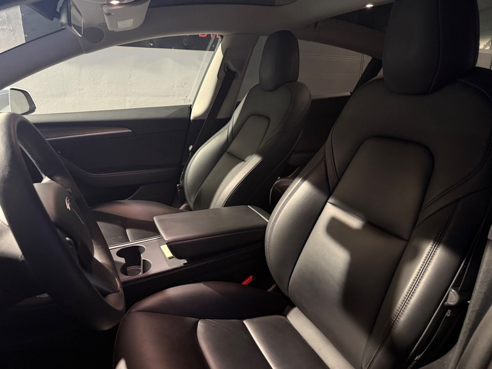 Tesla Model 3 Standard Range+ RWD 4d