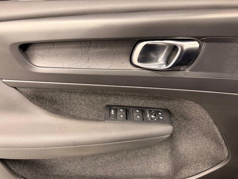 Volvo XC40 P6 ReCharge Core 5d