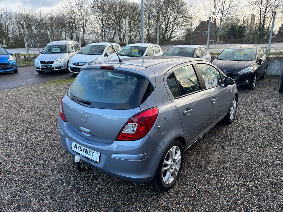 Opel Corsa 1,4 16V Cosmo 5d