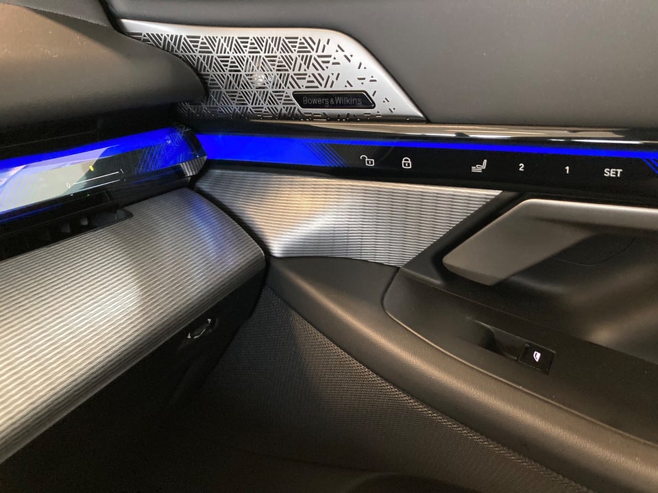 BMW i5 M60 xDrive 4d