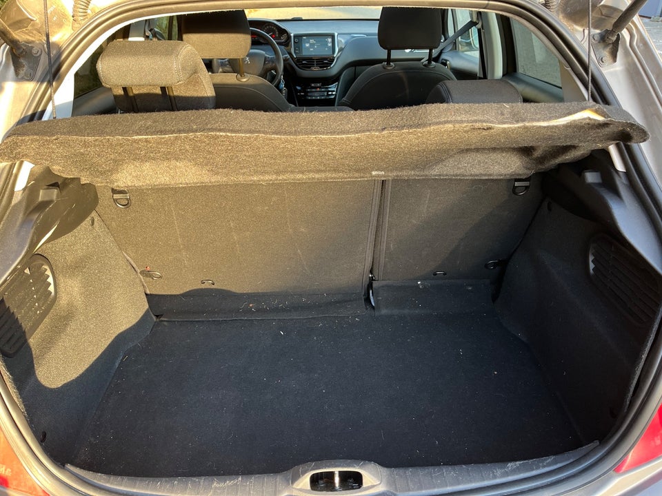 Peugeot 208 1,2 VTi Allure Sky 5d