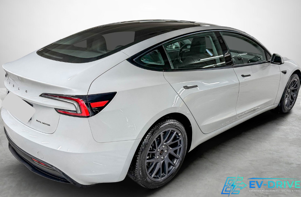 Tesla Model 3 Long Range AWD 4d