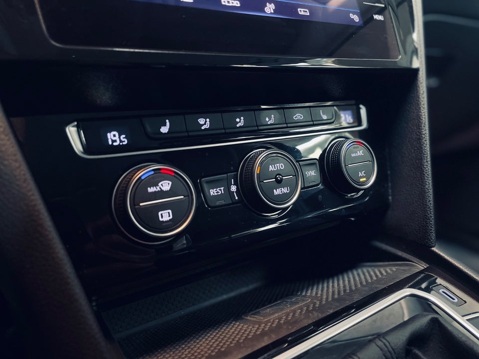 VW Passat 1,5 TSi 150 Elegance Variant DSG 5d