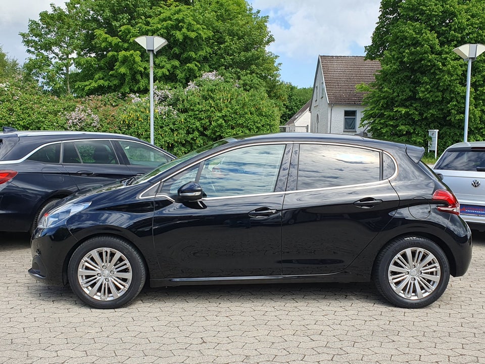Peugeot 208 1,5 BlueHDi 100 Allure Sky 5d