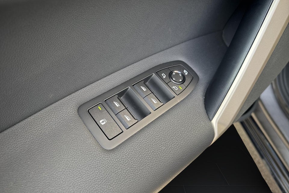 BMW iX xDrive40 Supercharged 5d