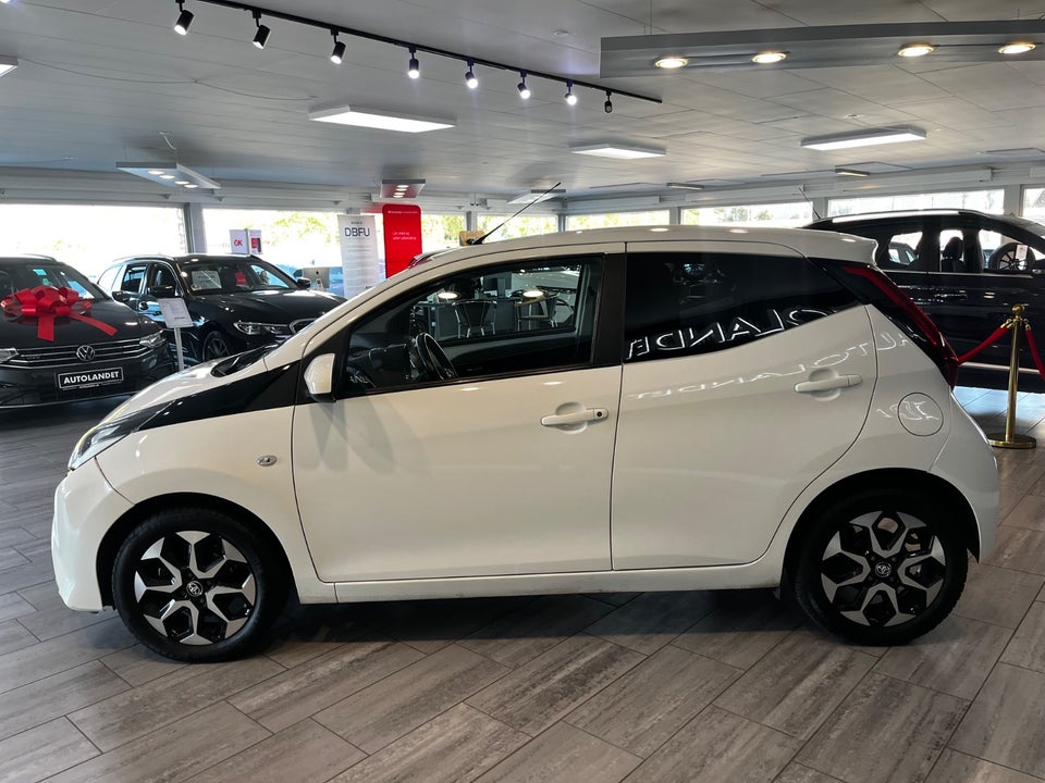 Toyota Aygo 1,0 VVT-i x-press x-shift 5d