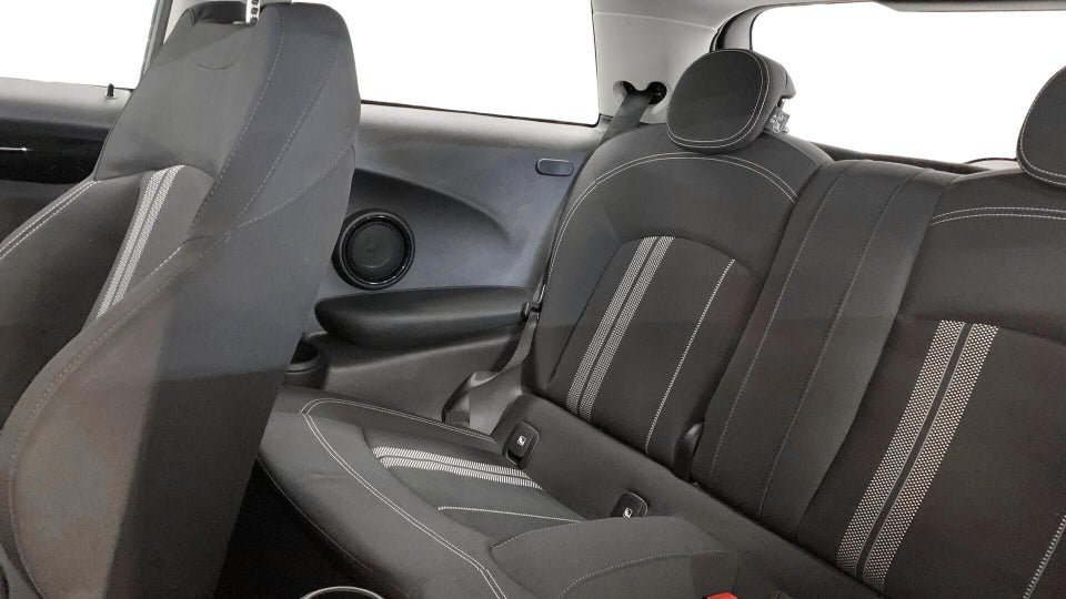 MINI Cooper SE Essential 3d