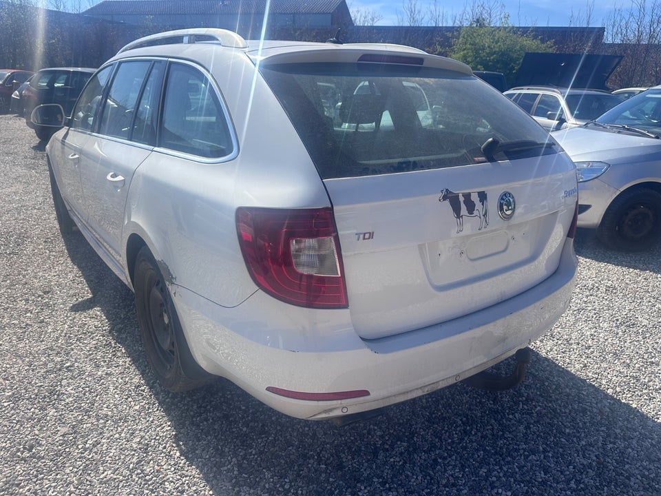 Skoda Superb 2,0 TDi 170 Ambition Combi DSG 5d