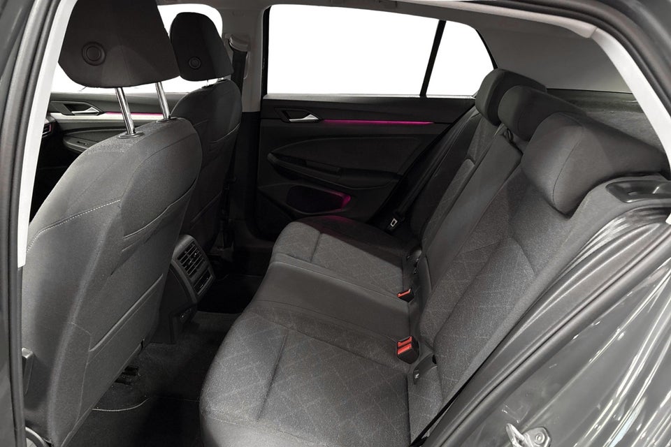 VW Golf VIII 1,5 eTSi 130 Life 75 Years Edition DSG 5d