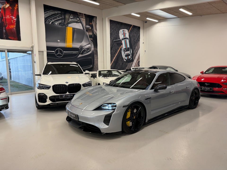 Porsche Taycan Turbo Performance+  4d