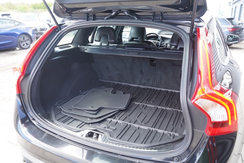Volvo V60 2,0 D4 190 R-Design aut. 5d