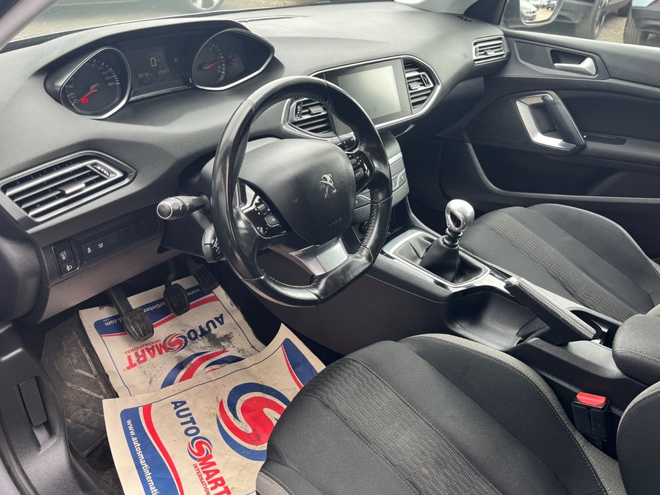 Peugeot 308 1,6 BlueHDi 120 Style SW 5d
