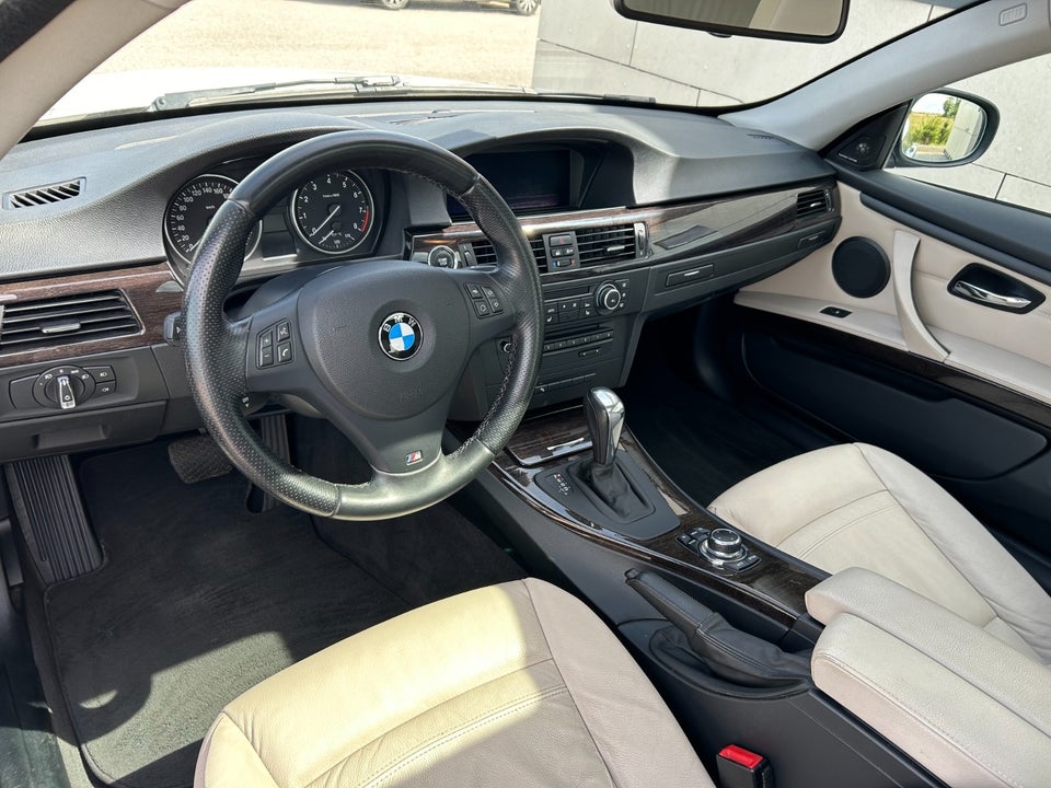 BMW 325i 3,0 Coupé aut. 2d