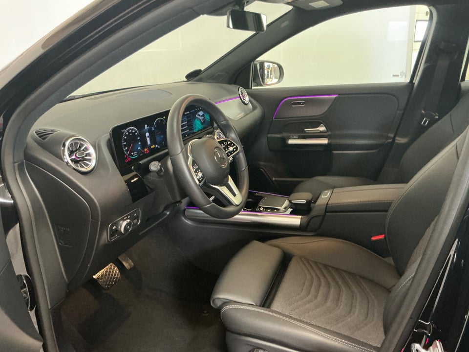 Mercedes EQA350 4Matic 5d