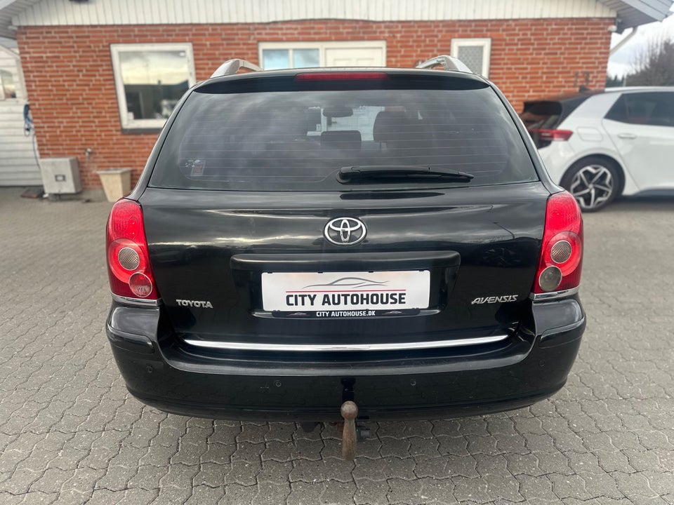 Toyota Avensis 2,0 Sol stc. 5d