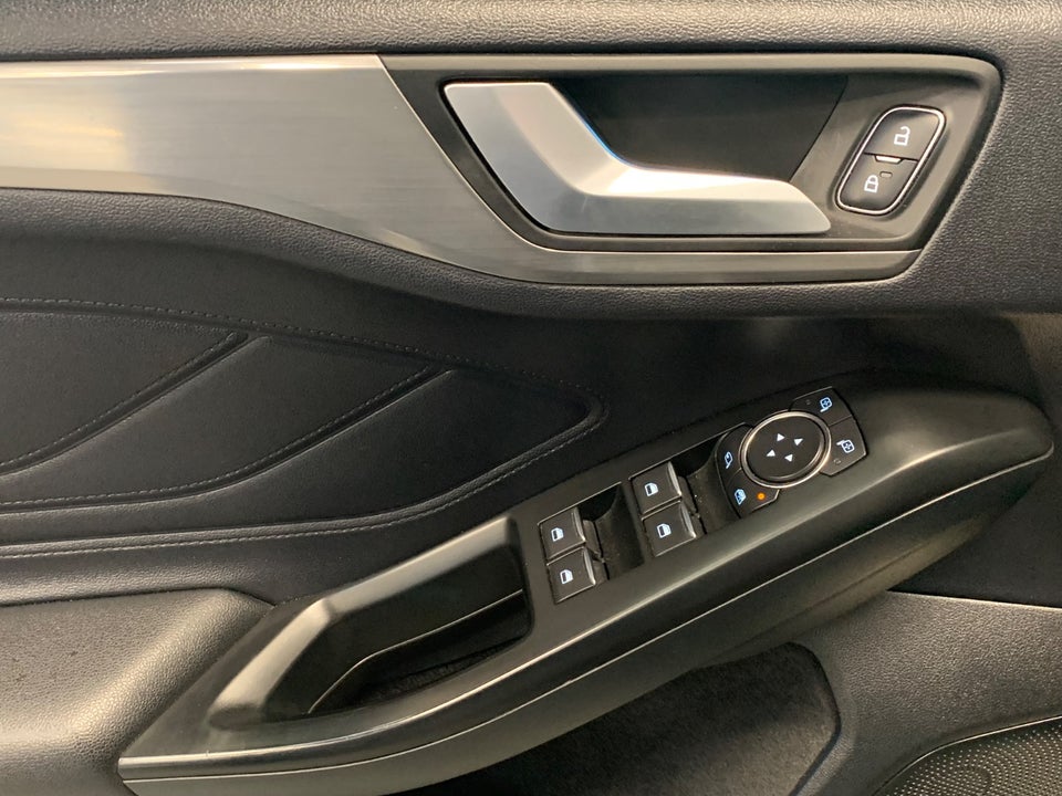 Ford Focus 1,0 EcoBoost Titanium stc. 5d