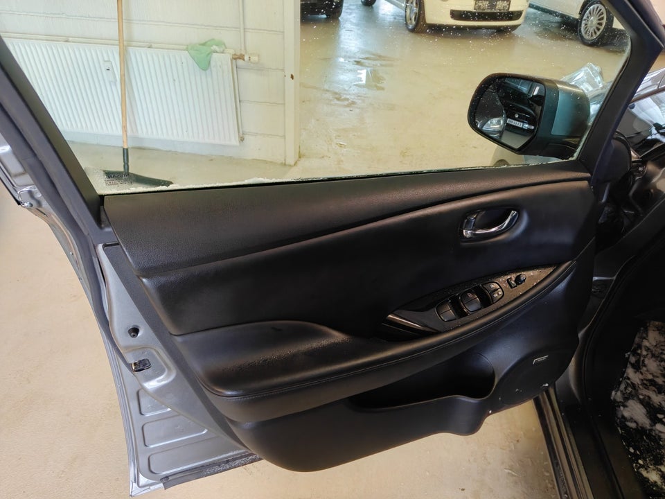 Nissan Leaf 24 Tekna 5d