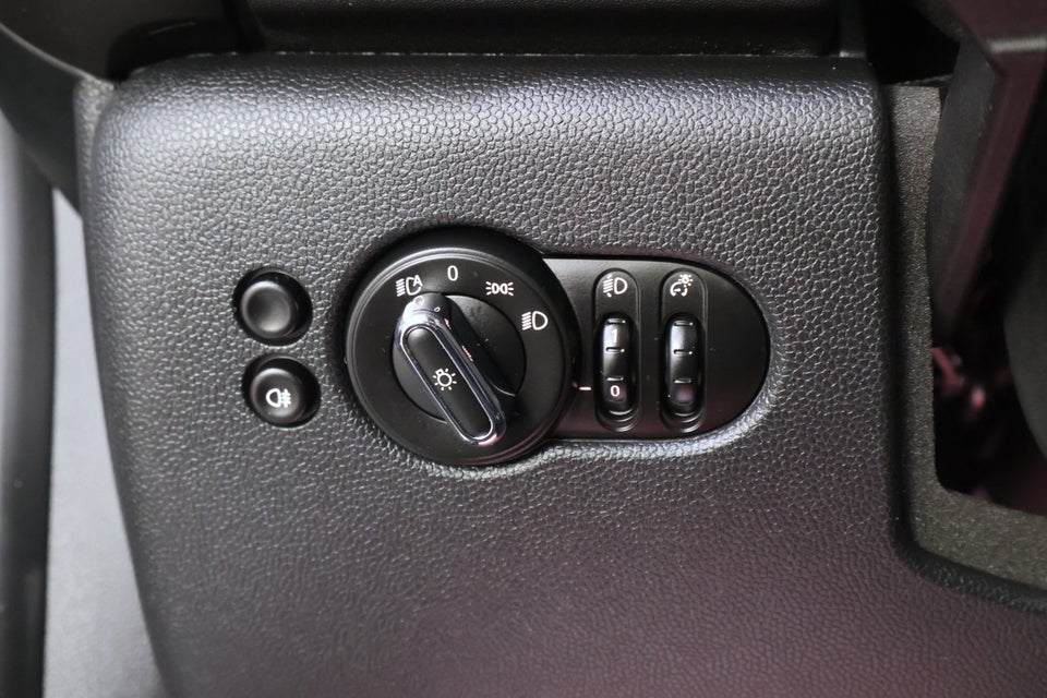 MINI Cooper SE Essential 3d