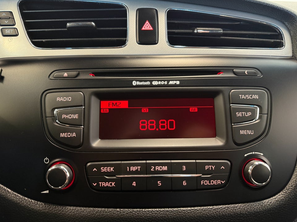 Kia Ceed 1,4 CVVT Active SW 5d