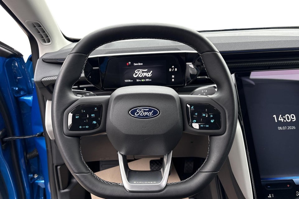 Ford Explorer 77 Premium Extended Range 5d