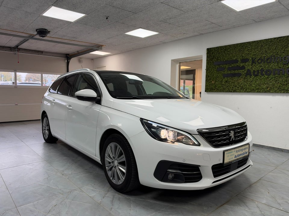 Peugeot 308 1,2 PureTech 130 Allure EAT8 5d