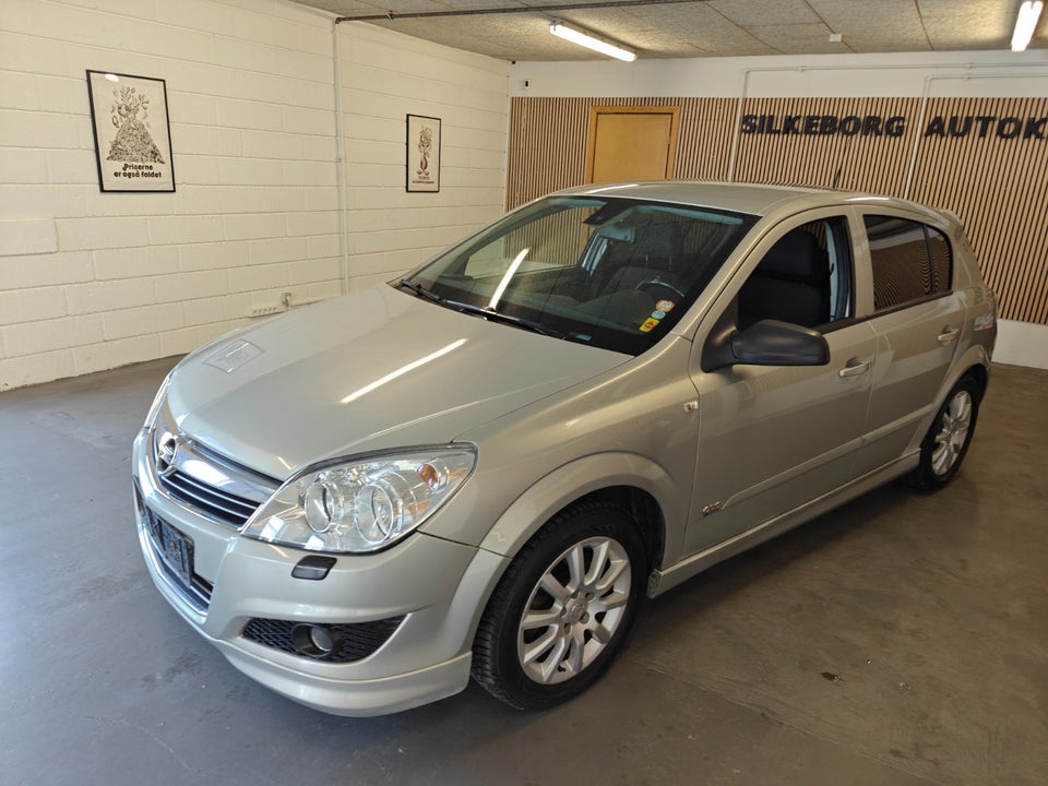 Opel Astra 1,4 16V Enjoy 5d