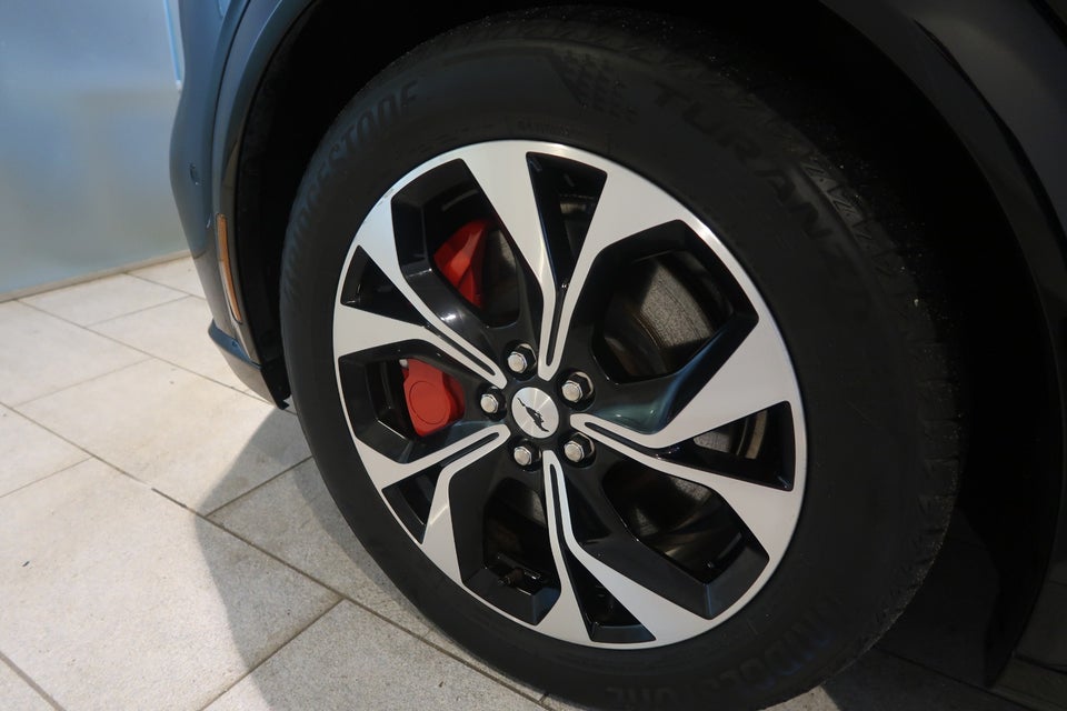 Ford Mustang Mach-E 98 Premium Extended Range AWD 5d