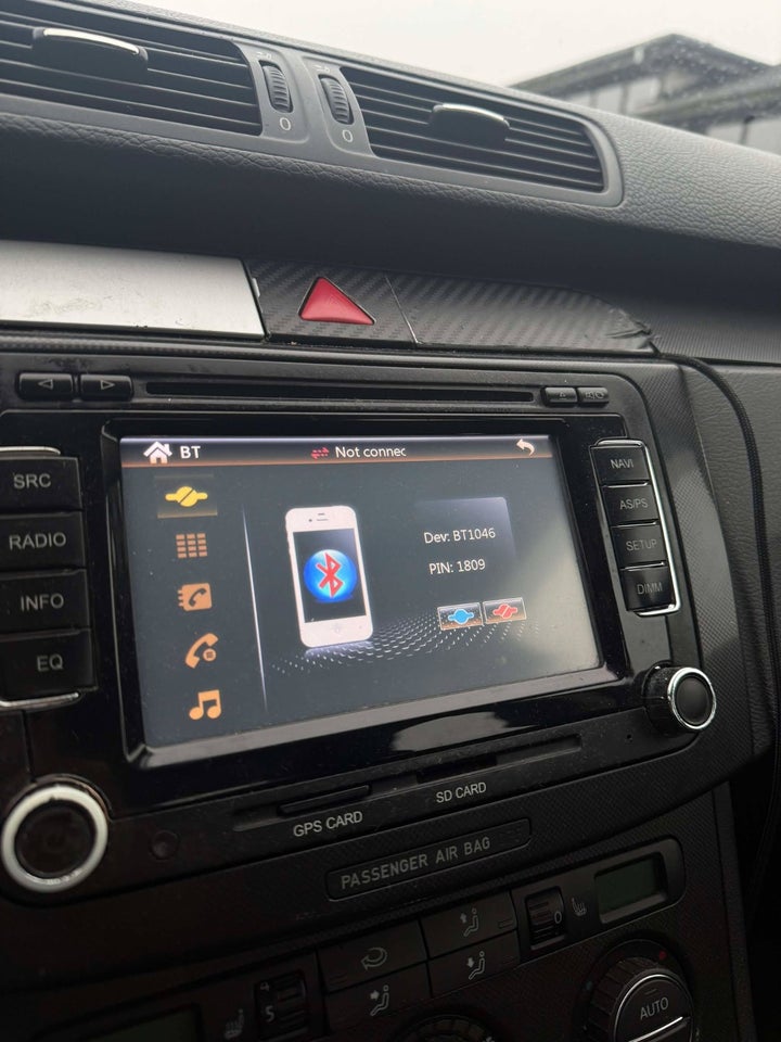 VW Passat 2,0 FSi Highline 4d