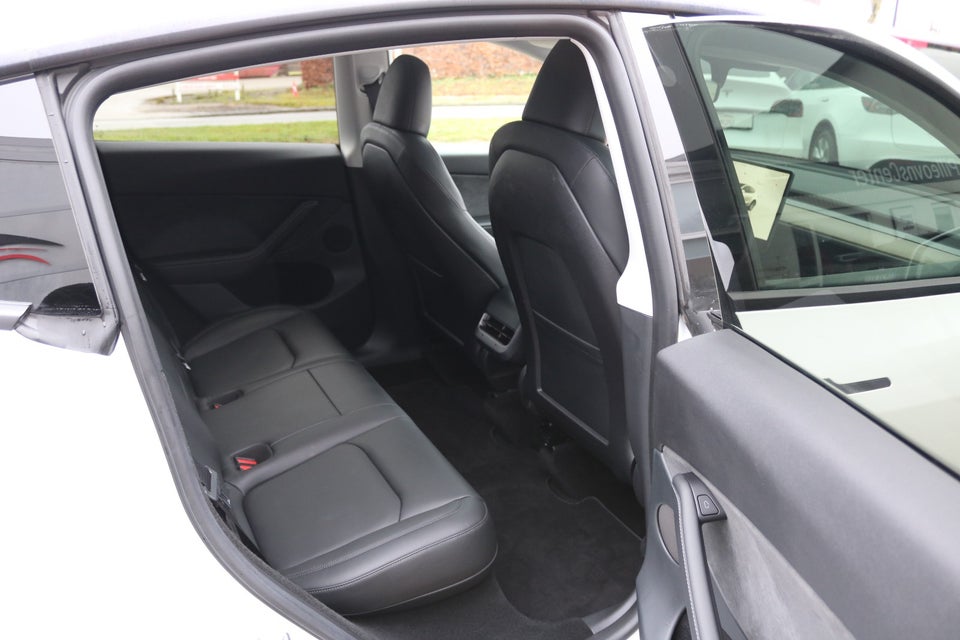 Tesla Model Y Long Range AWD 5d