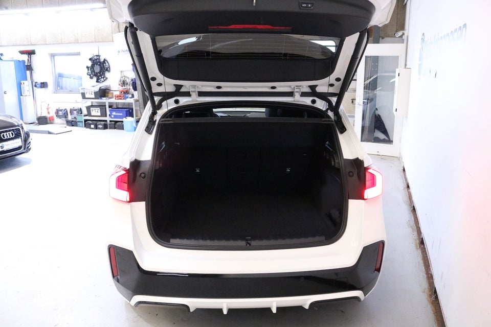 BMW iX1 eDrive20 M-Sport Pro 5d