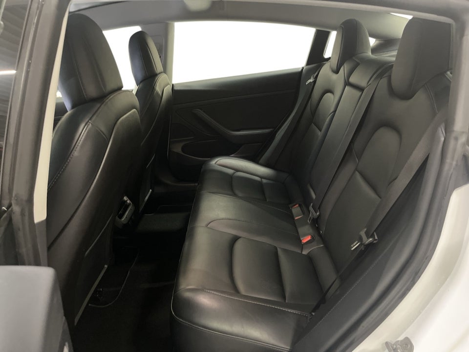 Tesla Model 3 Standard Range+ RWD 4d