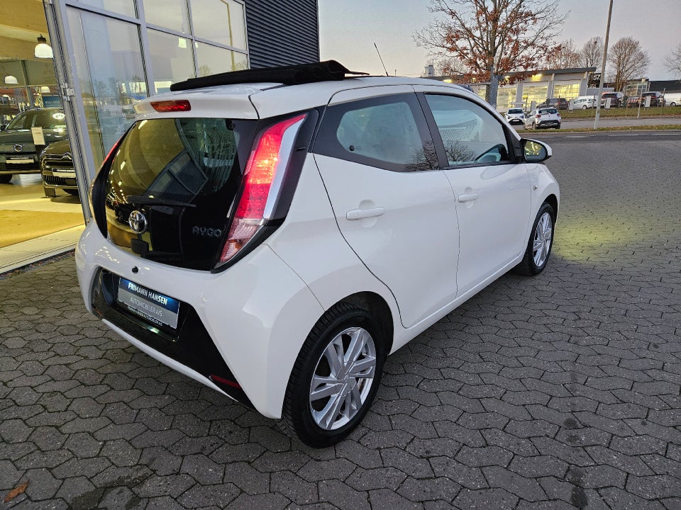 Toyota Aygo 1,0 VVT-i x-wave Sky 5d