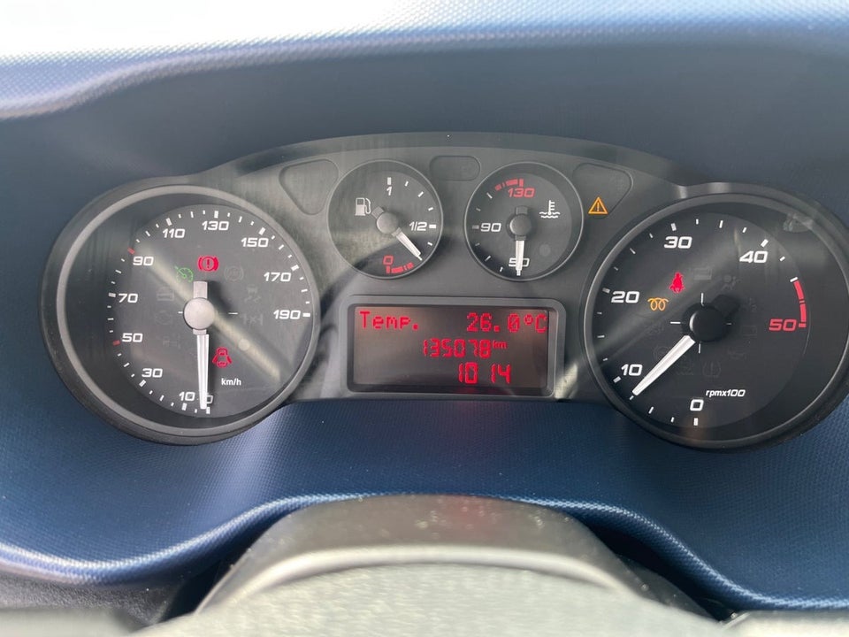 Iveco Daily 2,3 35S12 3000mm Lad 2d