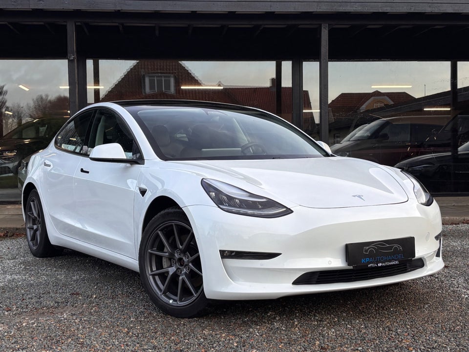 Tesla Model 3 Long Range AWD 4d