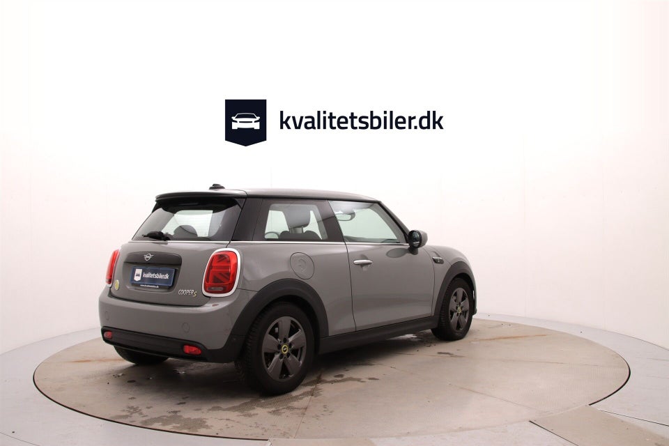 MINI Cooper SE Essential 3d